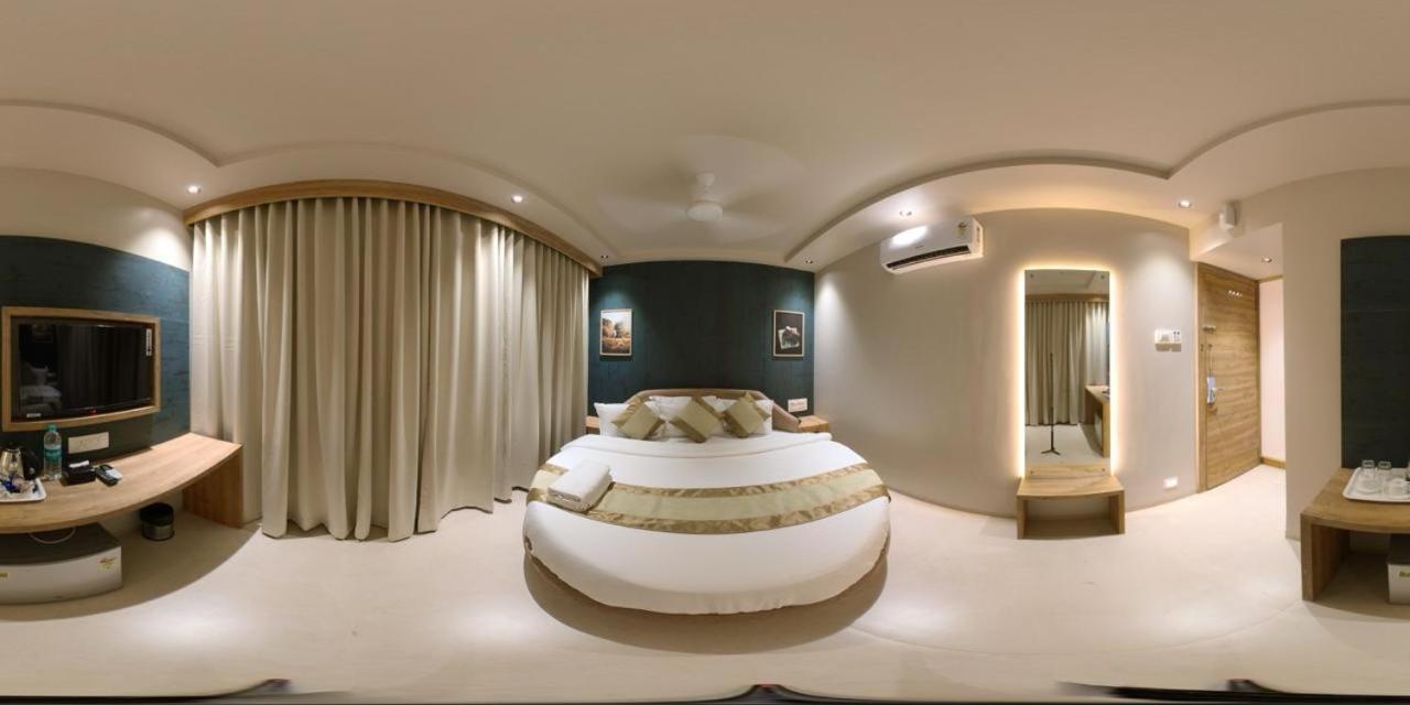 Hotel Amber Paramount ムンバイ エクステリア 写真